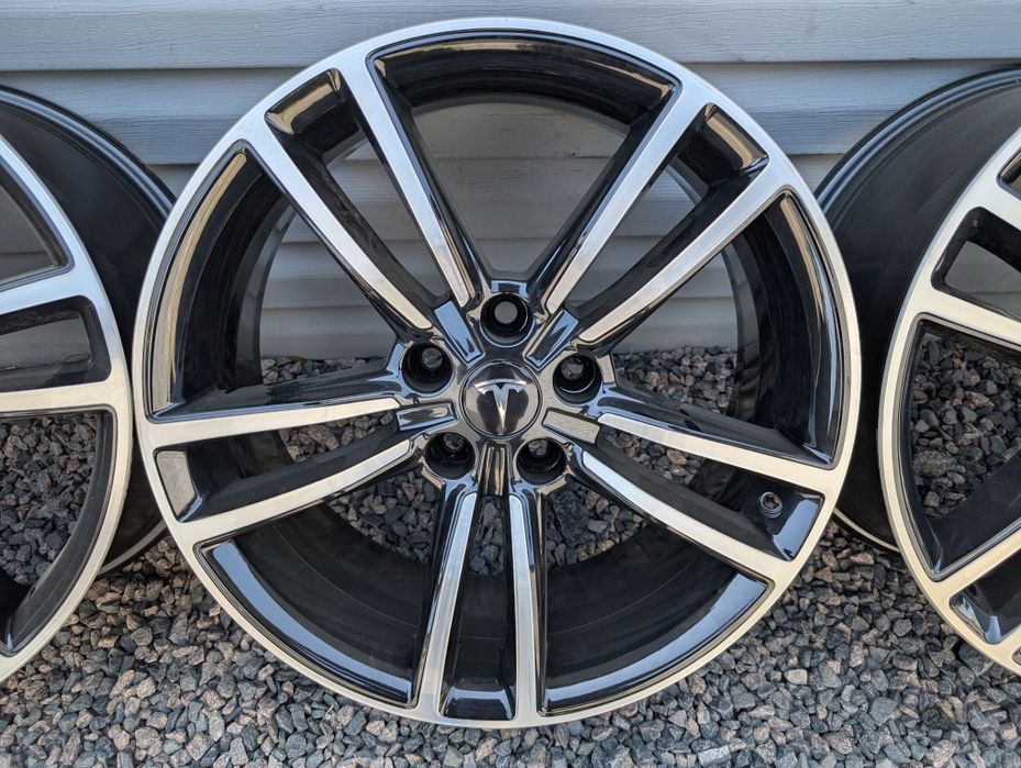 Оригінальні титанові диски Tesla 5*120 R19 5/120 19 ET - 40