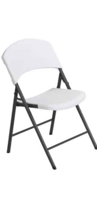 10 cadeiras dobravel em resina branco e 2 mesas de jardin