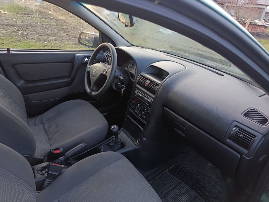 терміново Опель Астра 2008року