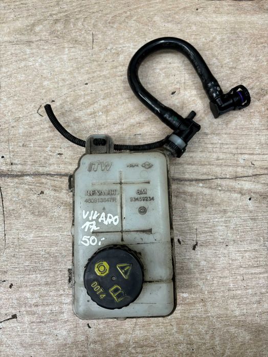 Zbiorniczek płynu wspomagania Opel Vivaro B