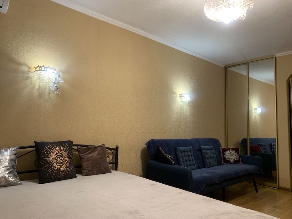 Видова затишна 1 к. Русанівка м. Лівобережна МВЦ Ентузіастів 13. 8 Видова затишна 1 к. Русанівка м. Лівобережна МВЦ Ентузіастів 13