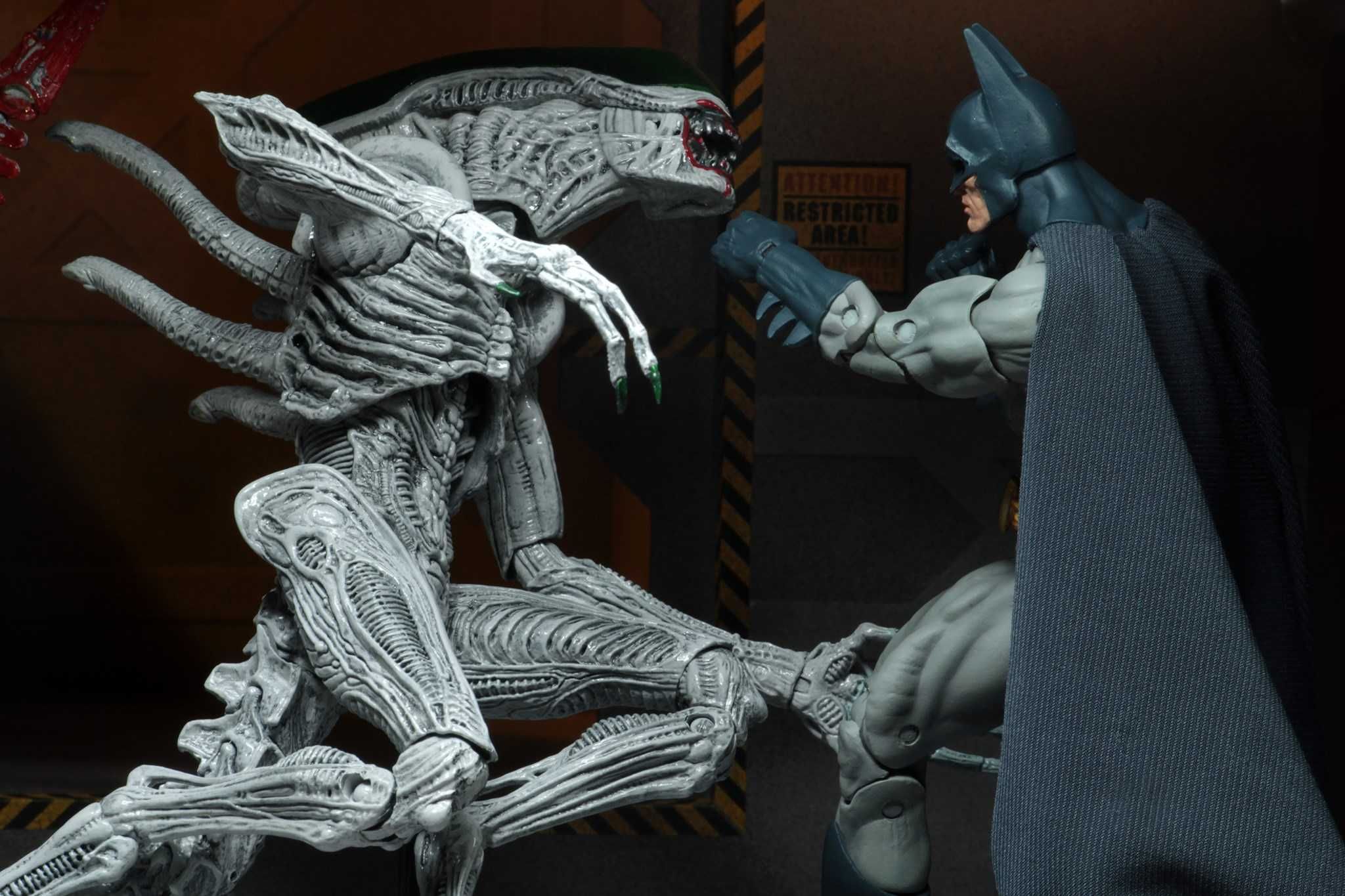 ALIENS Exclusive Batman vs Aliens 2szt. NECA