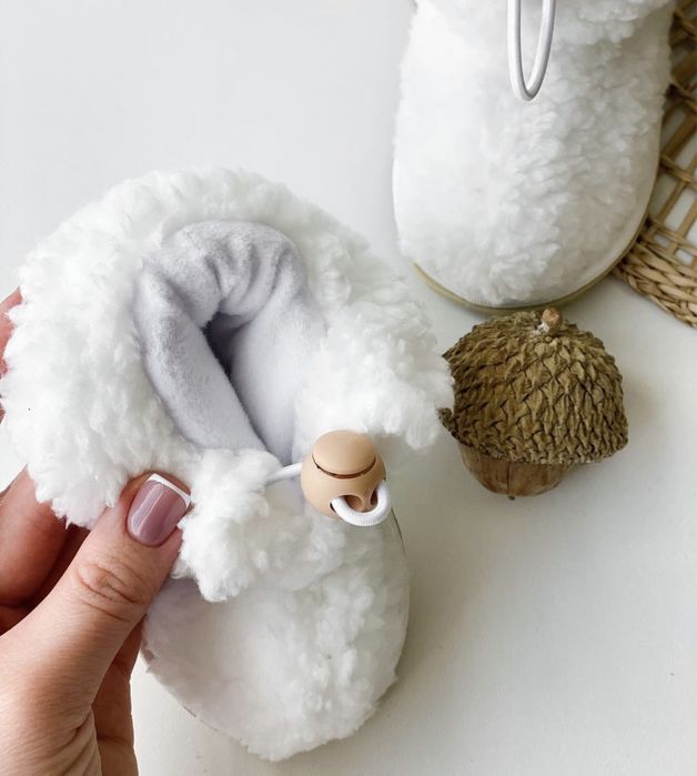 Нові білі домашні дитячі капці тапулі тапки подарунок