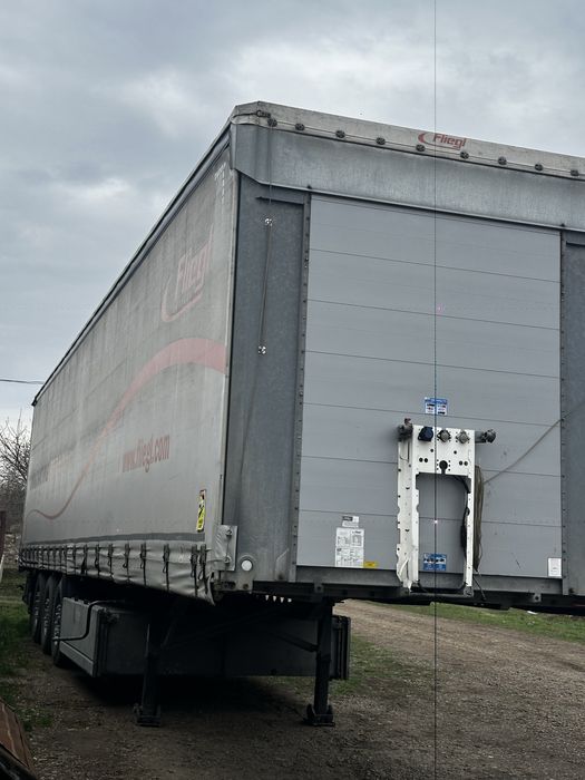 Продам напівпричіп Fliegl штора 2015