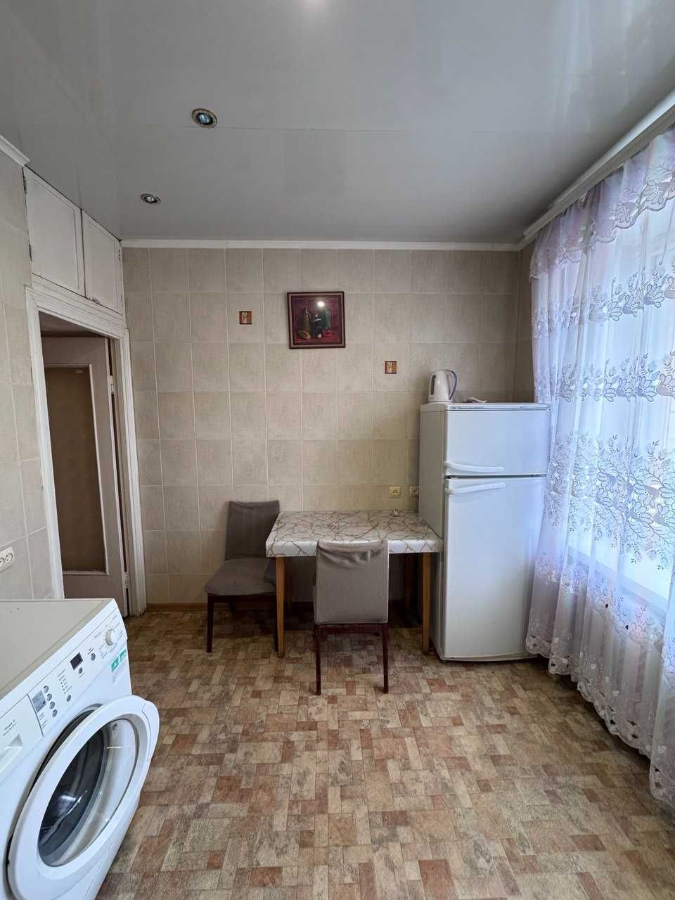 № 12504 -  Продам 3-х кімнатну квартиру, вул. Театральна, 85 м², 3/9 п