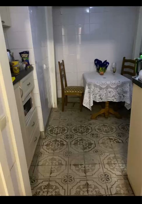 Потужне захищене підвальне приміщення (110 м²) ; вентиляція; санвузол;