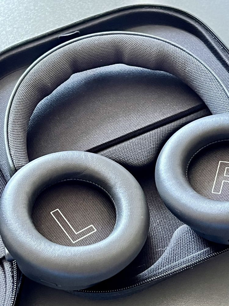 Навушники Bang & Olufsen