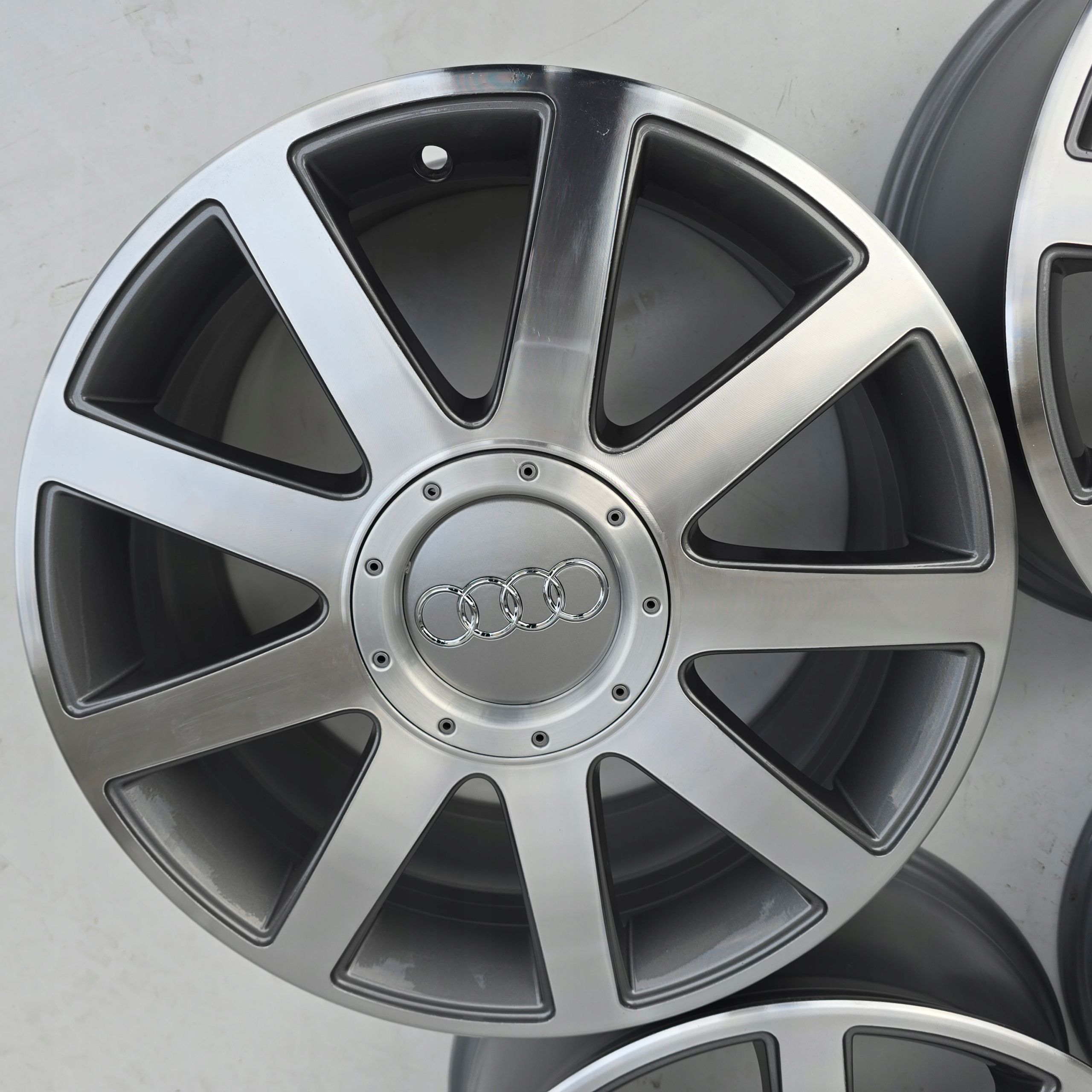 Audi A4 B6 B7 A6 C5 C6 A3 Q3 5x112 17'' ET43 4X
