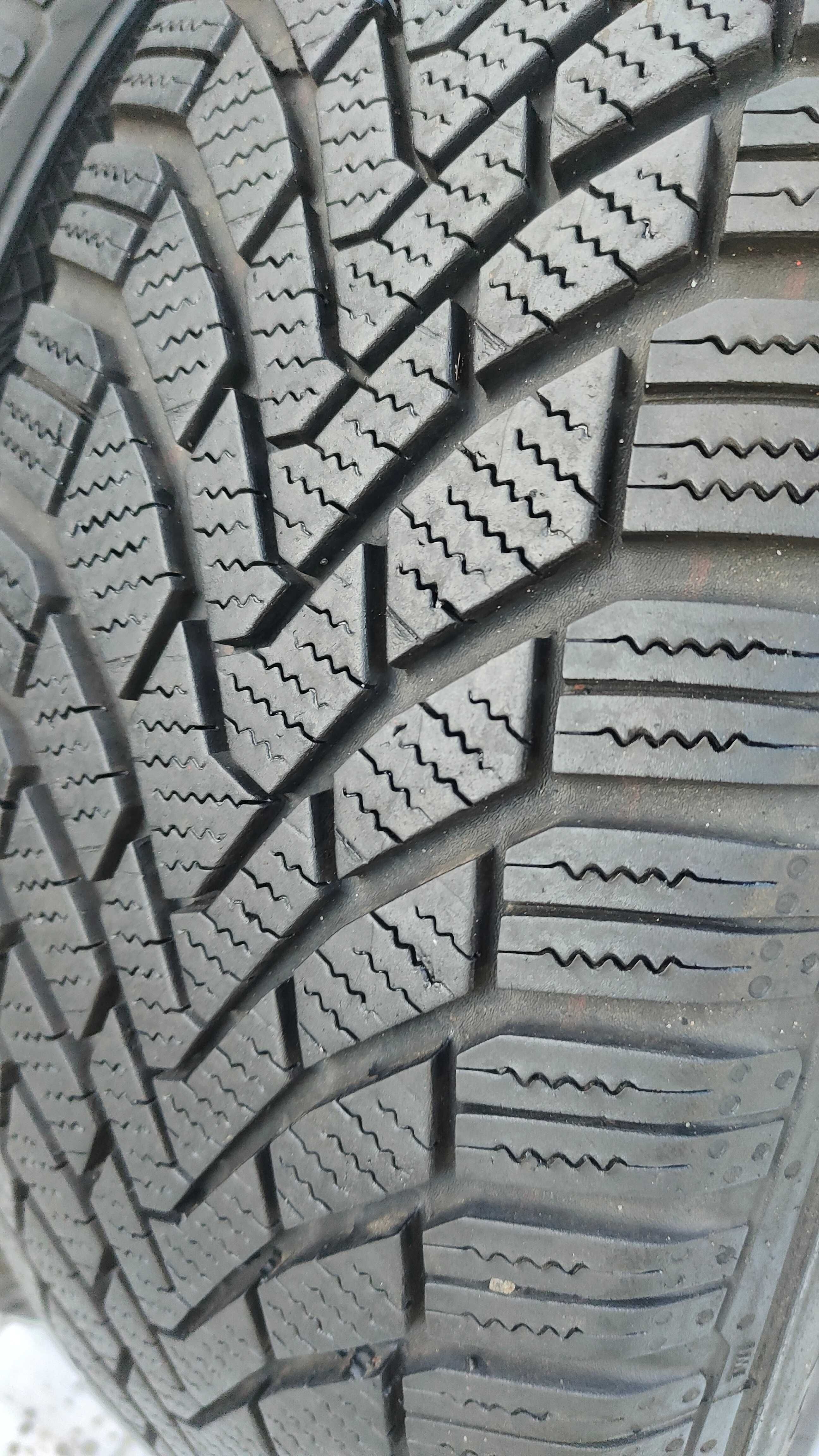 Opony Zimowe 195/65/15 Continental 2szt 7mm