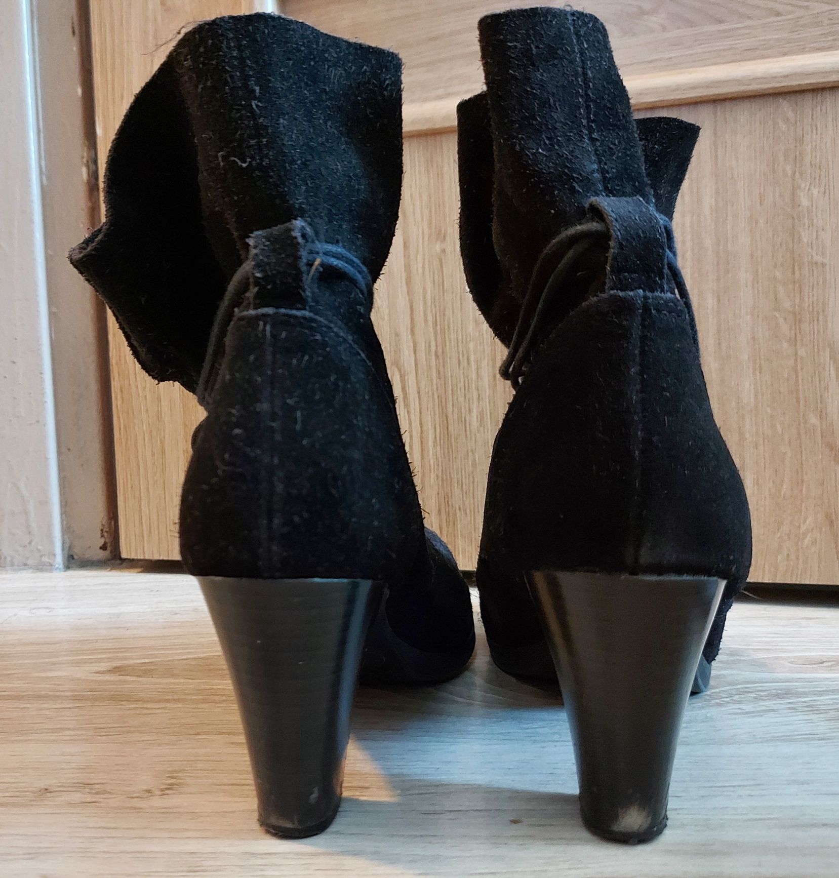 Damskie buty wiosenne botki zamsz Pier One r. 39