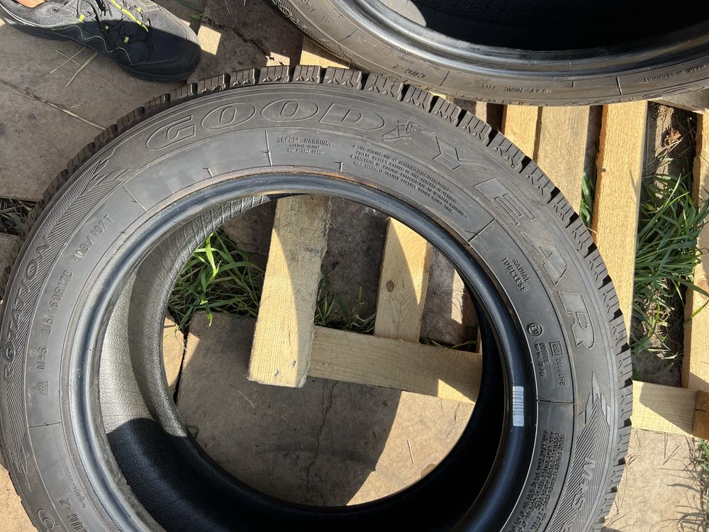 4xopona zimowa GOODYEAR w rozmiarze 215/60 R17C