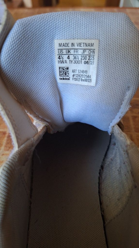 Кросівки для дівчинки  adidas