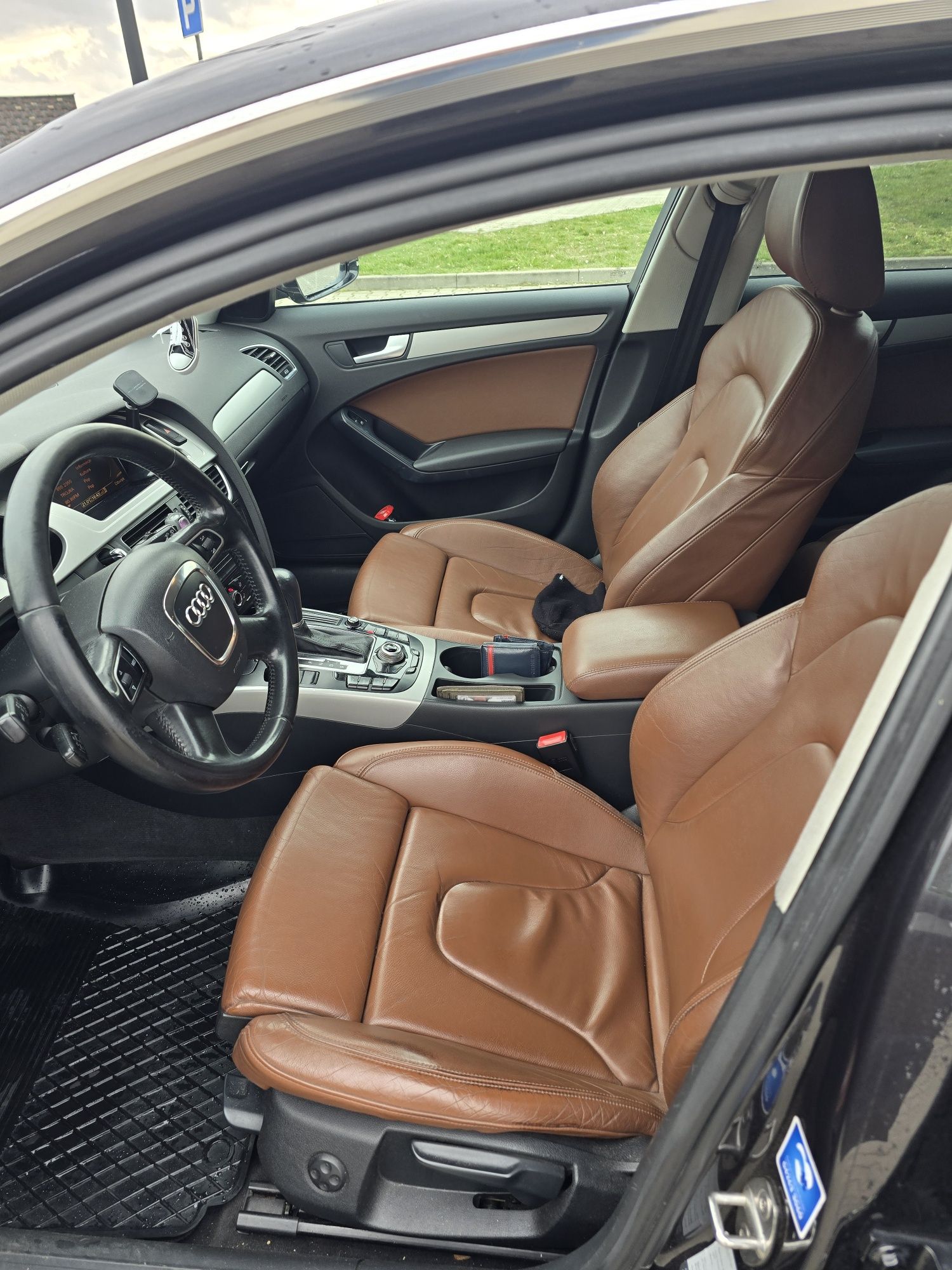 Audi a4b8 2010r 2.7V6