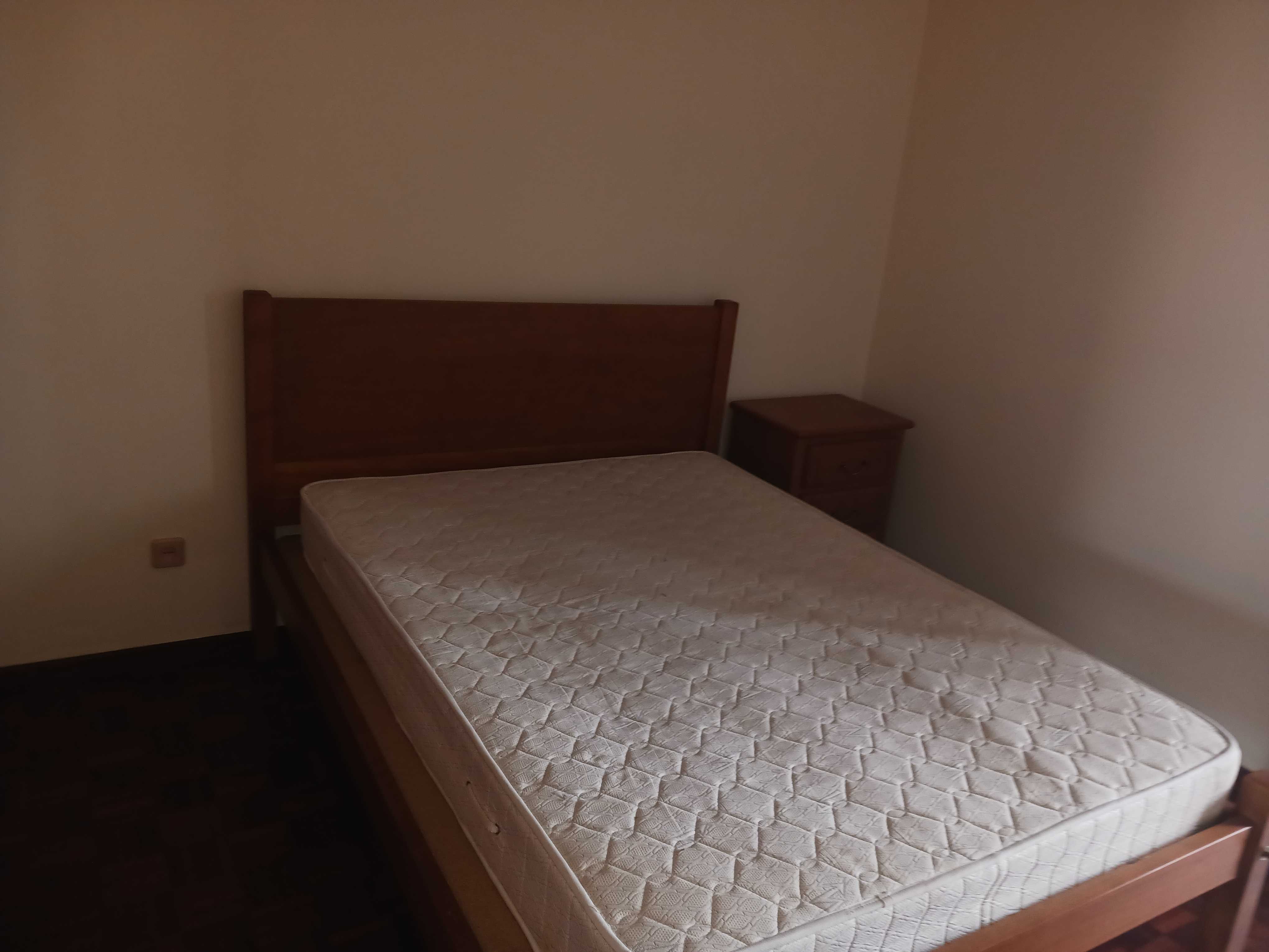 Arrenda-se apartamento T2 bem localizado
