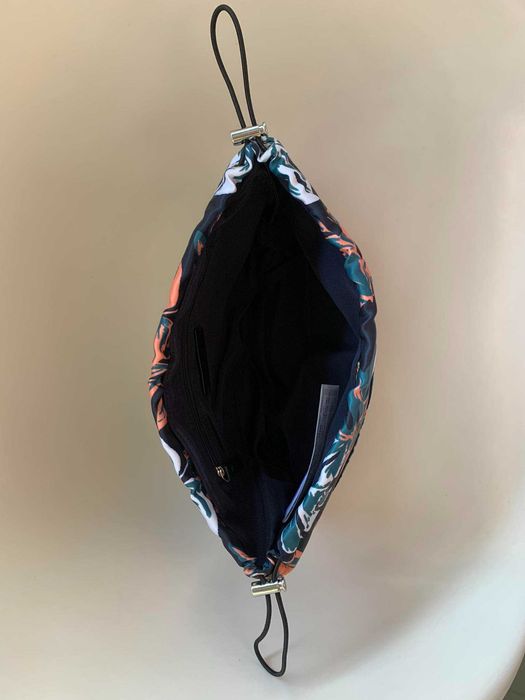 Necessaire em nylon, Mango. NOVO