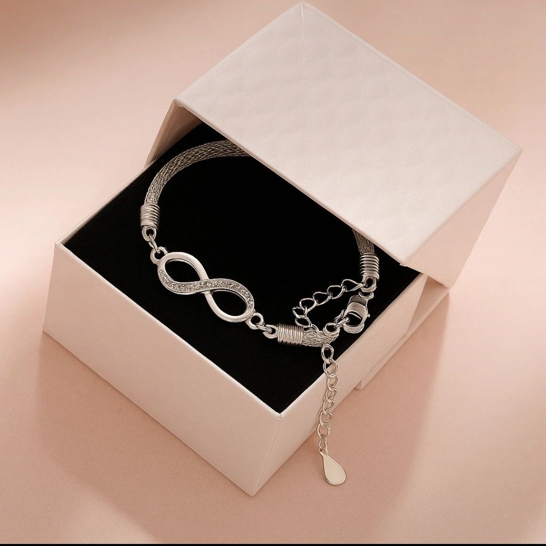Pulseira Elegante Prateada com Símbolo do Infinito