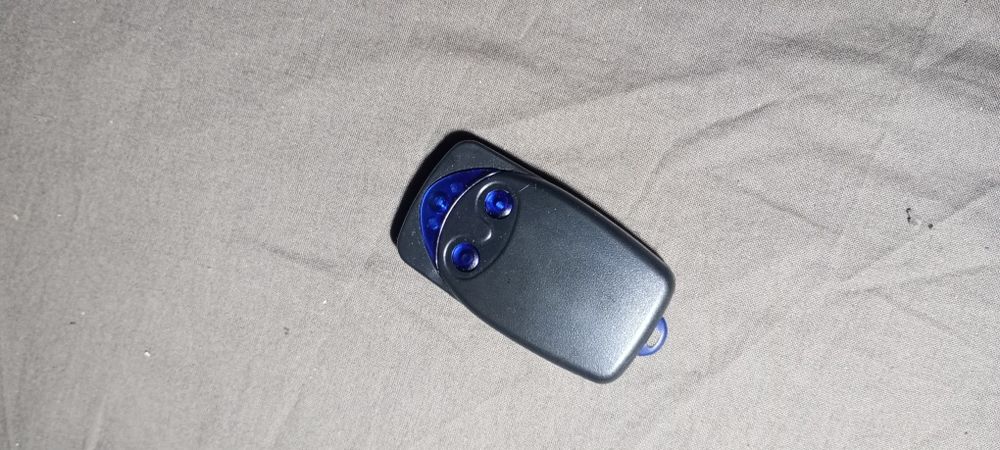 Pilot do bram garażowych