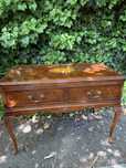 Stylowa szafka Warwick – angielski mebel vintage w stylu antycznym