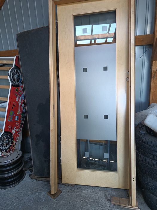 Drzwi wewnętrzne z szybą z futryną wysokie 240 x100 ładne transport