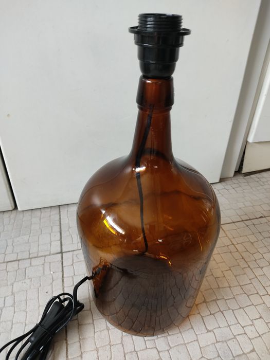 Candeeiro com garrafão