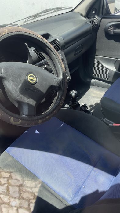 Opel corsa b azul