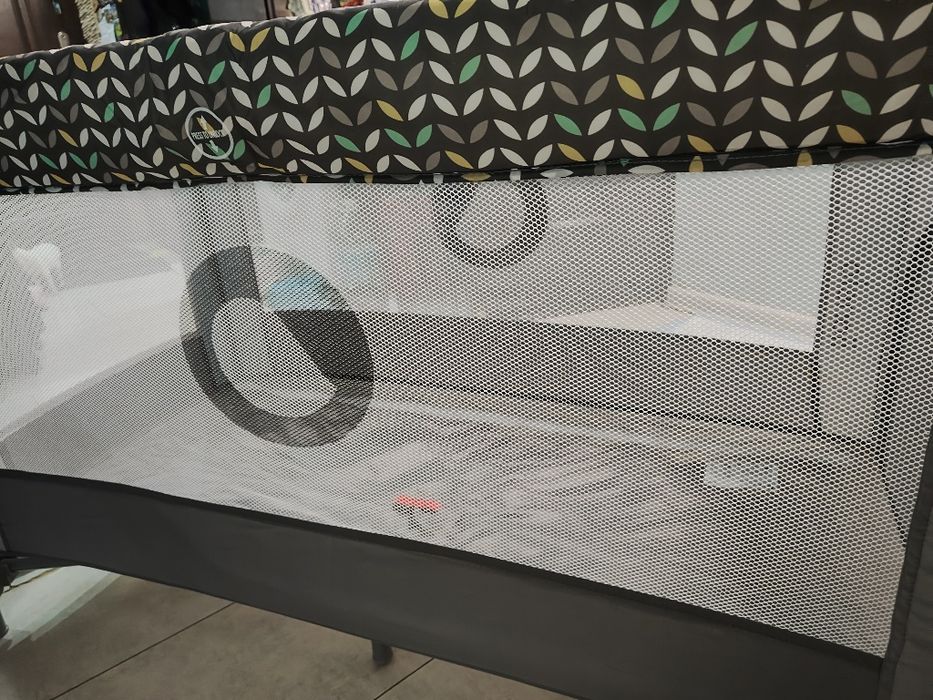 Łóżeczko turystyczne z dodatkowym materacem