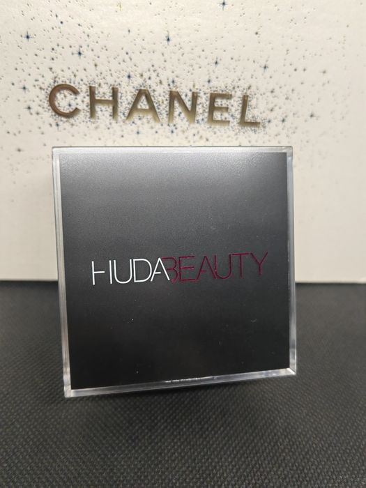 puder Huda Beauty pound cake ,easy bake