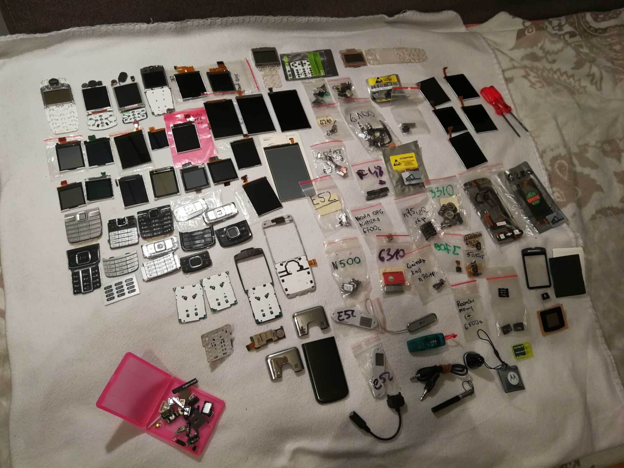 Pakiet części do telefonów komórkowych starszego typu Nokia