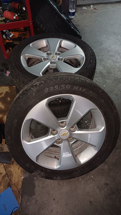 Jantes 17 cruze pneus novos