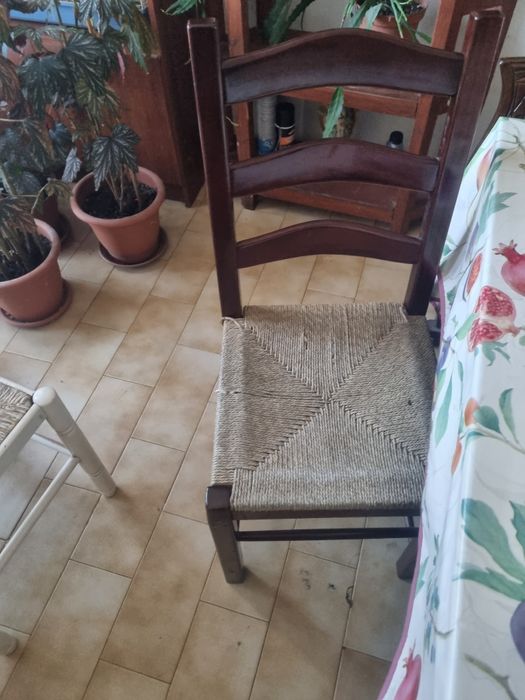Vendo a mesa e 6 cadeiras