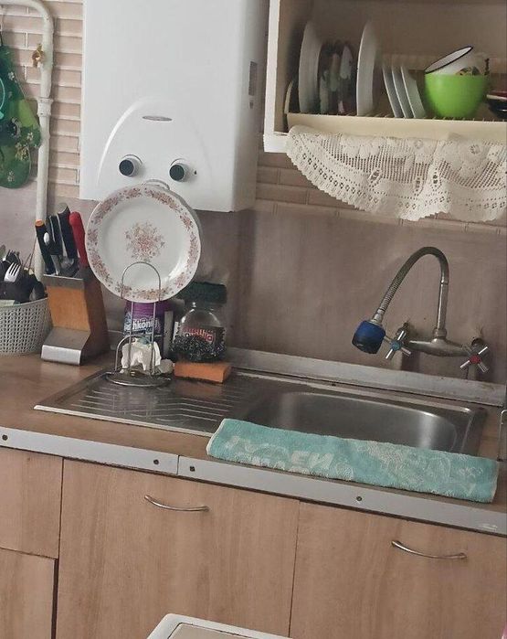 Простора 4-х кімнатна квартира в тихому місці