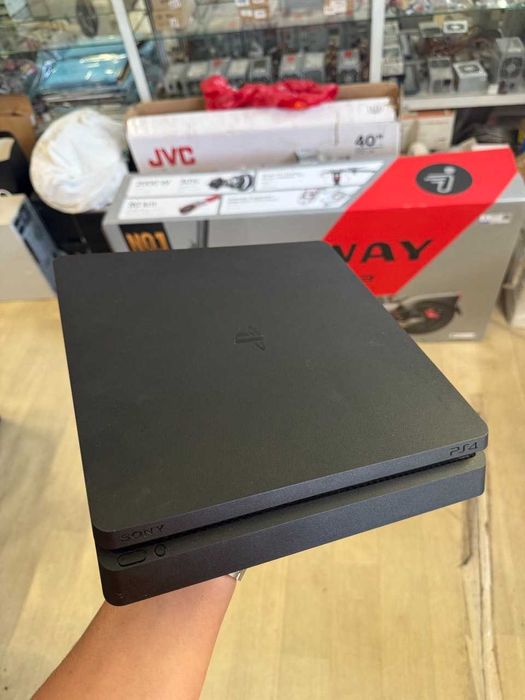 Ігрова приставка Playstation 4, PS4