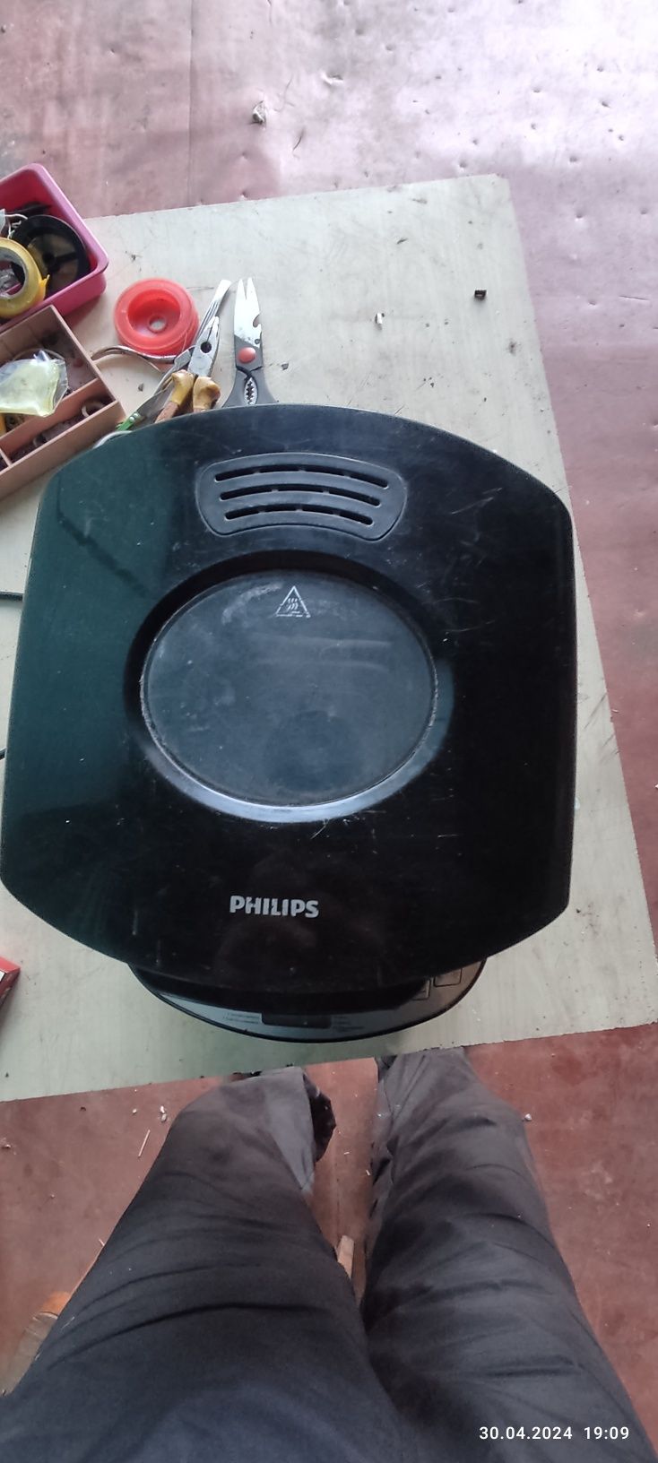 Продам хлебопечку Philips