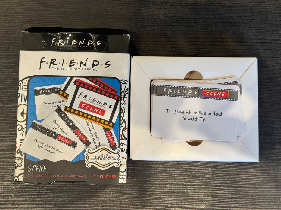 Conjunto de jogos de tabuleiro e cartas