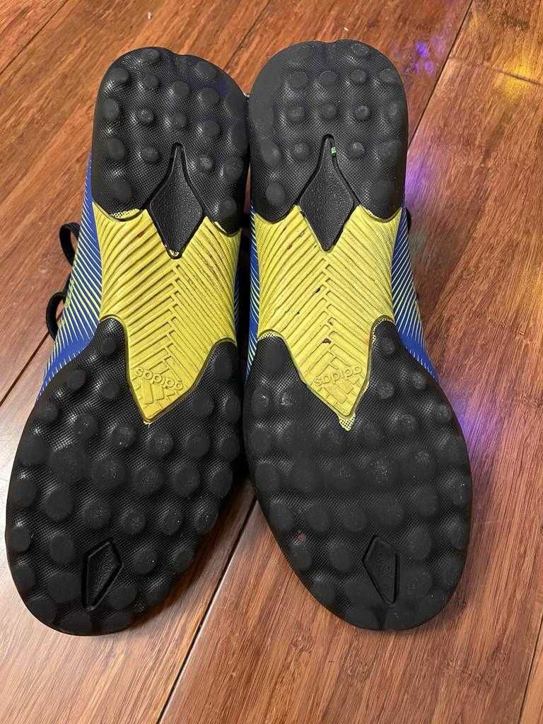 Buty piłkarskie adidas Nemeziz.3 TF FY0821 + skarpety piłkarskie NIKE