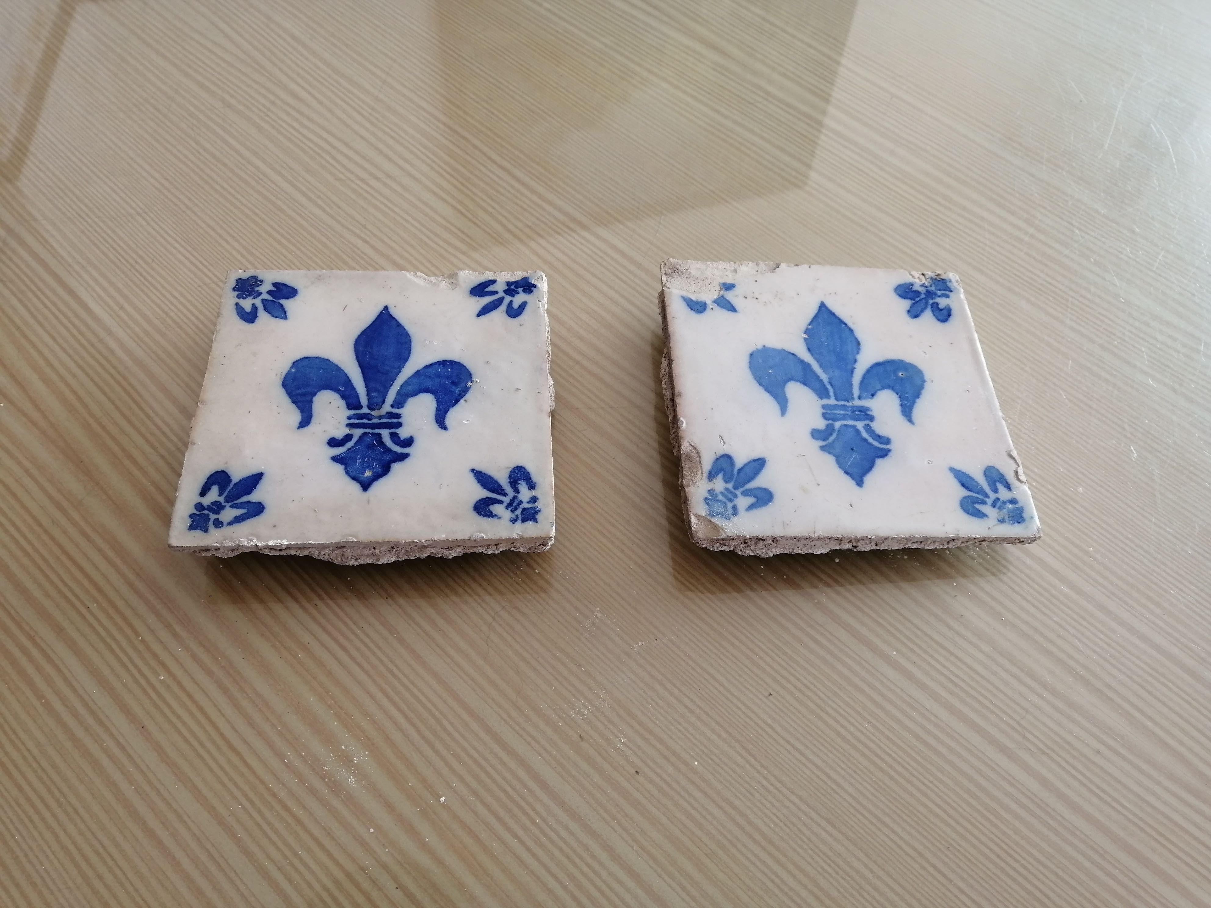 par de antigos azulejos com 14x 14 cm.