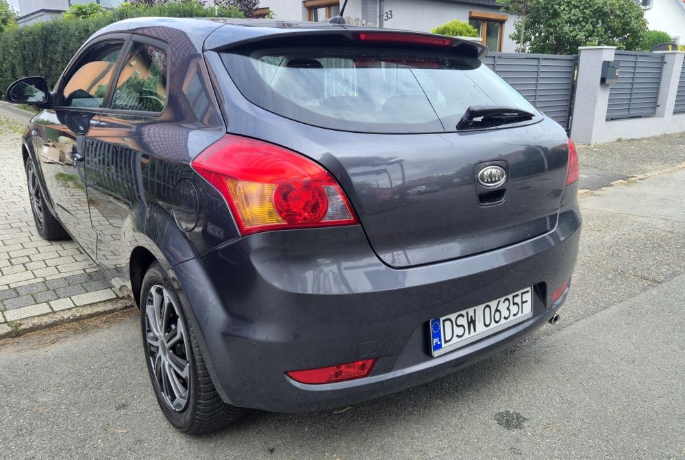 Kia proCeed ** Zadbana ** Benzyna ** Bezwypadkowa