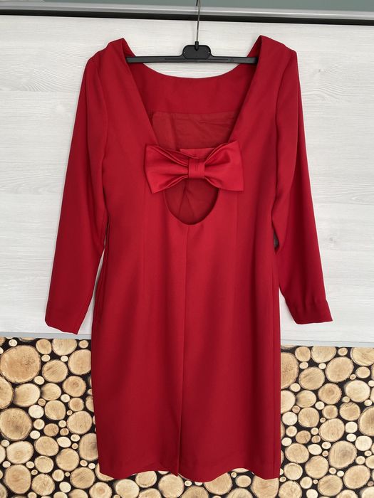 Czerwona elegancka sukienka rozmiar M