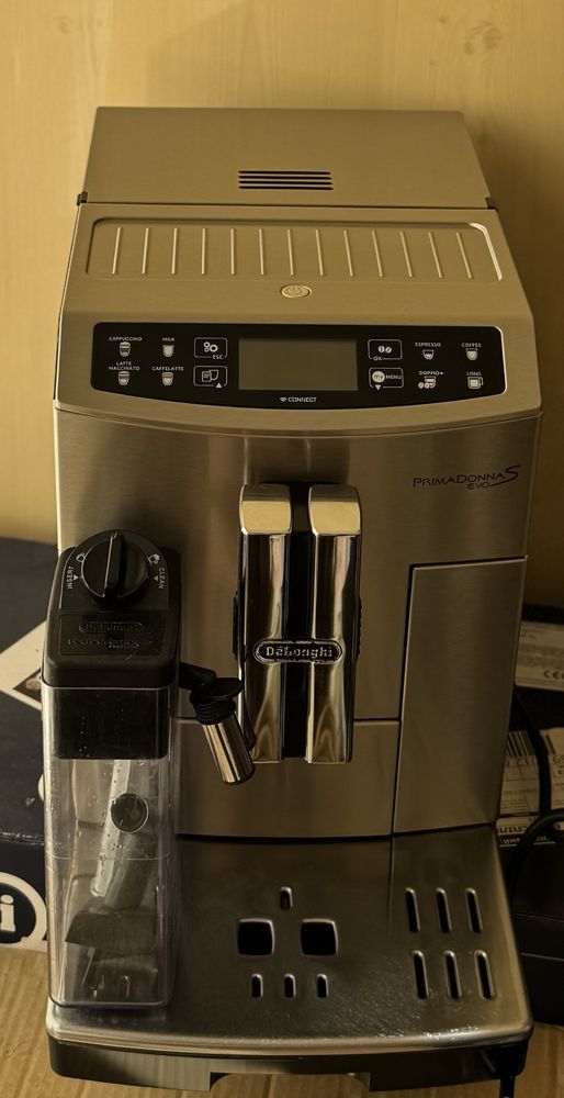 Срочно!!! Продам кофемашину Delonghi Primadonna S Evo
