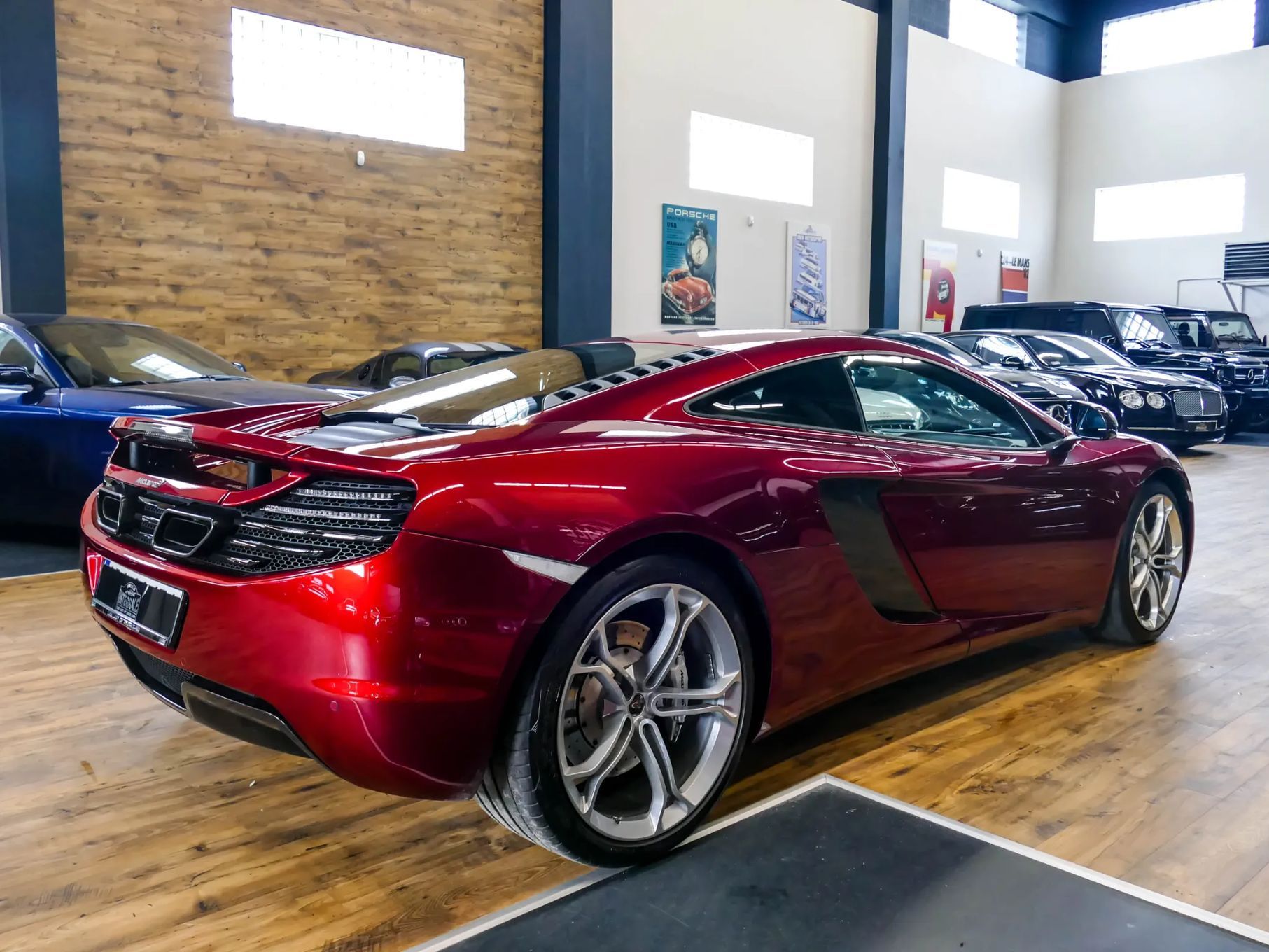 McLaren MP4-12C 1 of 3400, Volcano Red Metallic, Meridian, Carbon, VAT23%