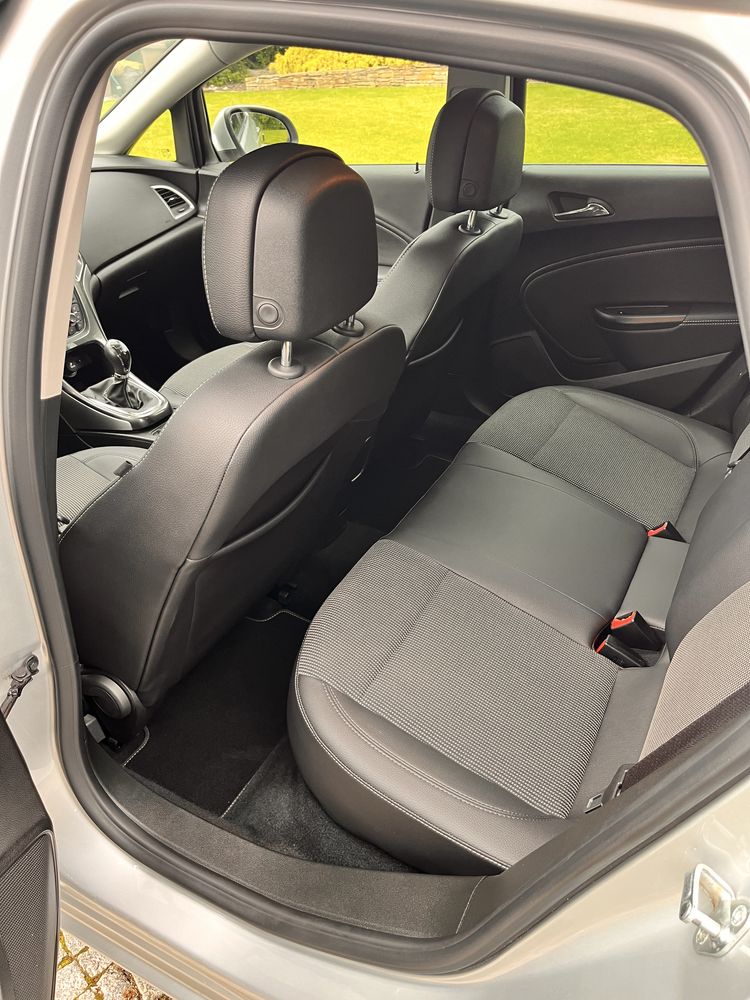 Opel Astra J Cosmo 2013 Lift 1.4T 140km/138tys.km/pdc/tempomat/full