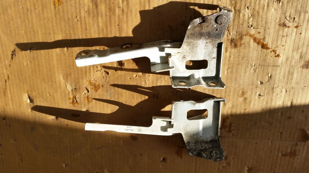 hyundai ix35 prawy oraz lewy zawias maski