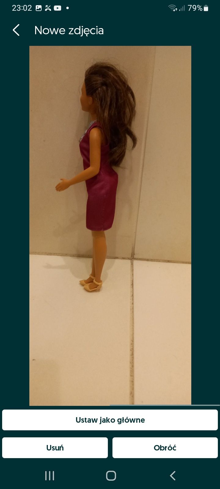 Lalka Barbie brunetka, buty korale sukienka