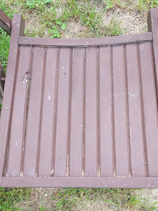 Stare krzesła  drewniane składane 2 sztuki z czasów PRL