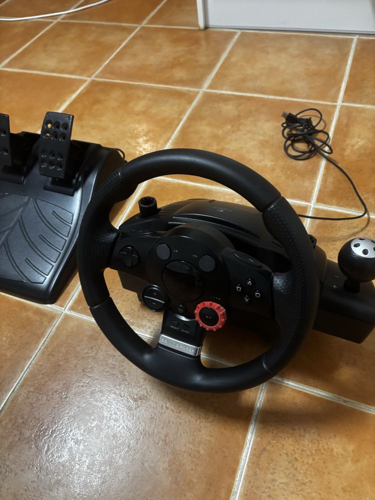 Logitech Driving Force GT + Pedais | PC / PS2 / PS3 | Bom estado
