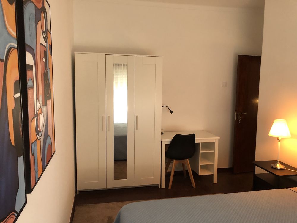 Alugam-se 2 quartos individuai mobilados wc sala e cozinha partilhados
