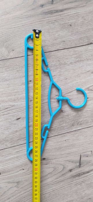 wieszaki na dziecięce ubrania