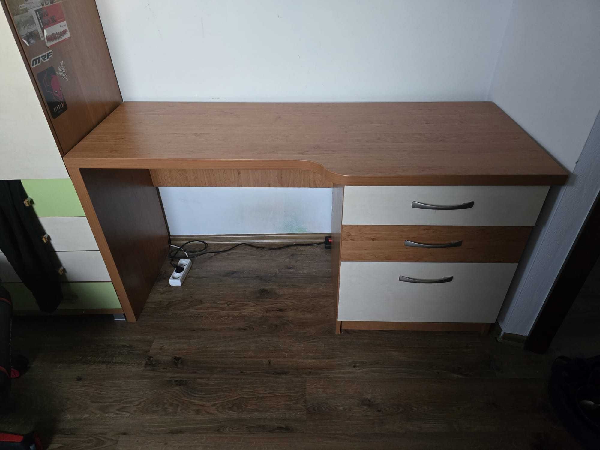 Komplet mebli młodzieżowych + biurko