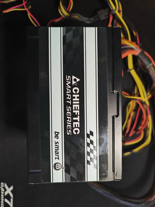 Продам блок живлення 700w Chieftec GPS-700A8