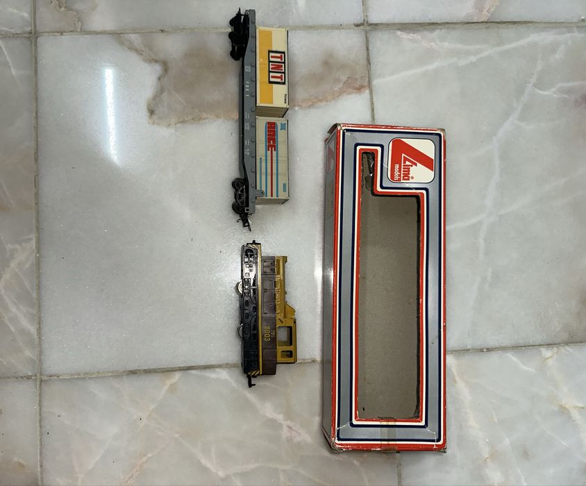 Comboio e carruagem lime